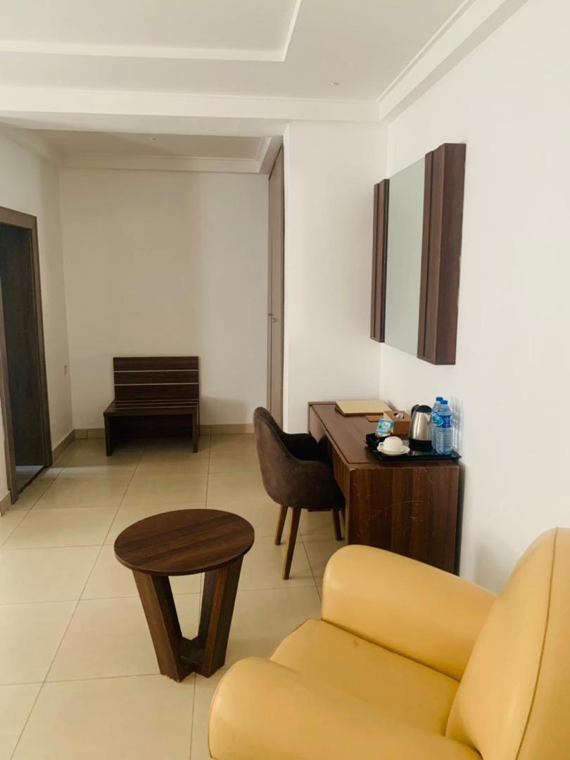 Swiss Pearl Continental Suite Wupa Exterior photo