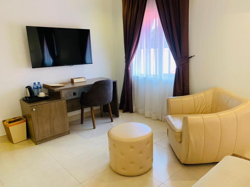 Swiss Pearl Continental Suite Wupa Exterior photo